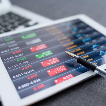 Integrating News and Analysis Tools in Your Trading Platform