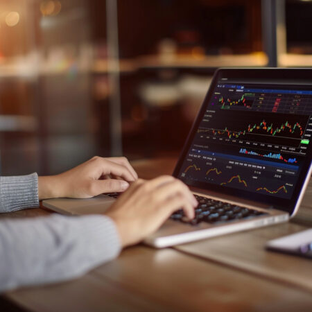 Evaluating the Best Trading Platforms for Beginner Investors